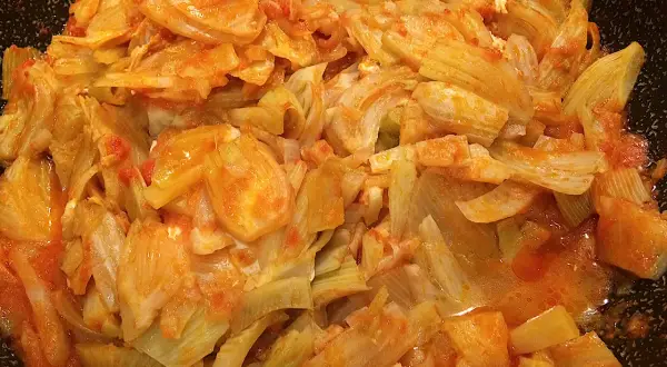 Finoçchi in padella con pangrattato, un contorno saporito e facile da preparare.